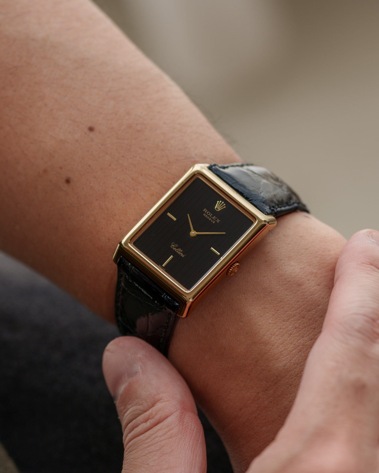 Rolex チェリーニ 4105 レクタングル YG ブラックタペストリーダイアル Watch ROLEX