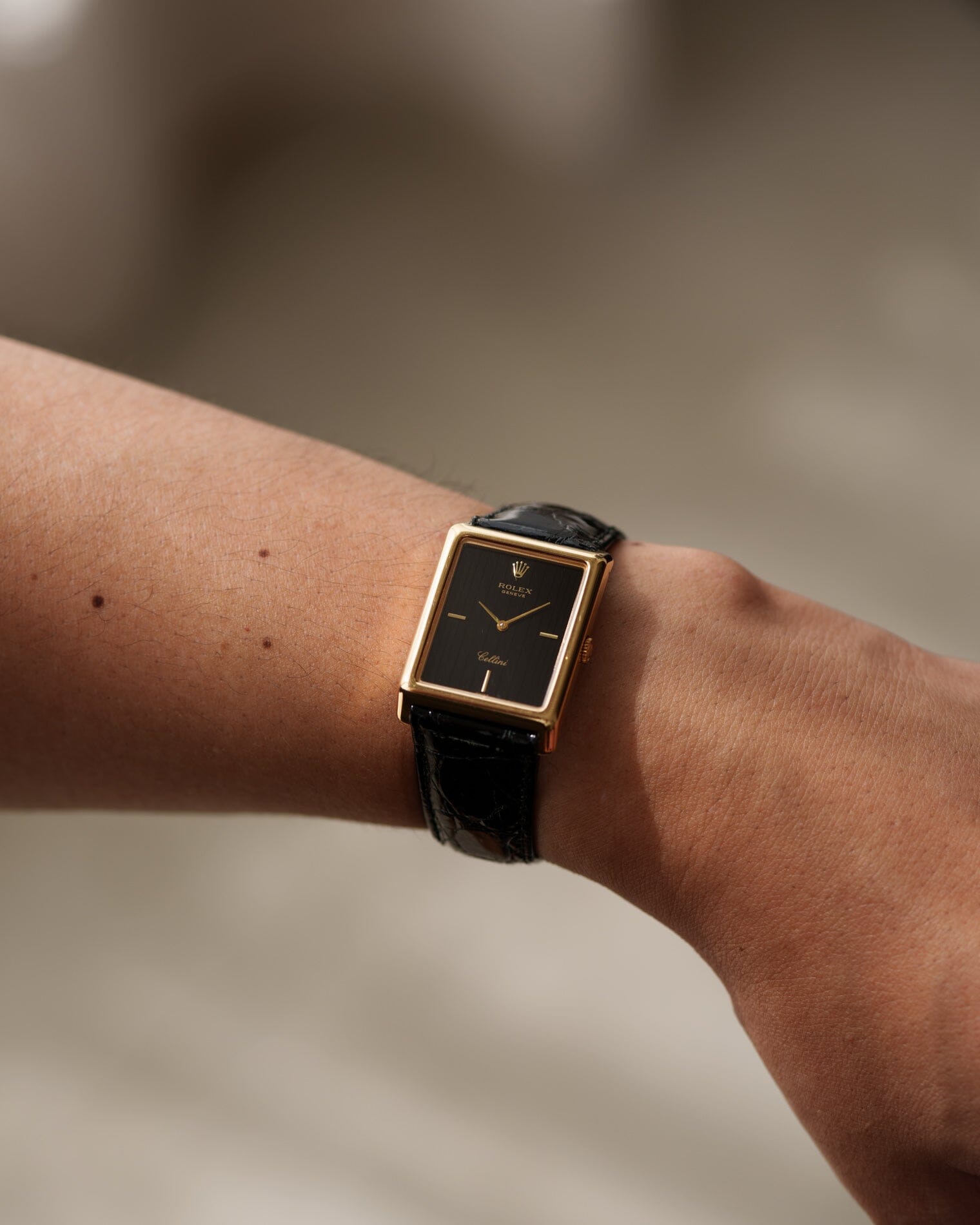 Rolex チェリーニ 4105 レクタングル YG ブラックタペストリーダイアル Watch ROLEX