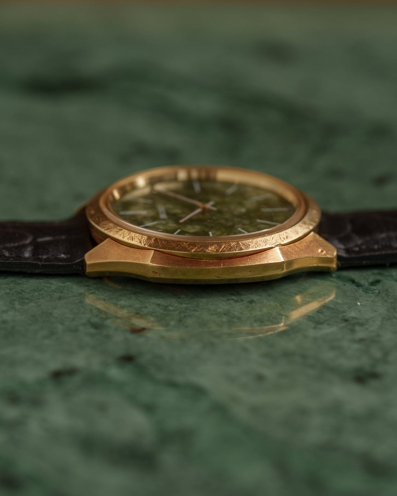 SEIKO シャリオ 2220-0340 YG 翡翠文字盤 純正尾錠付き Watch SEIKO
