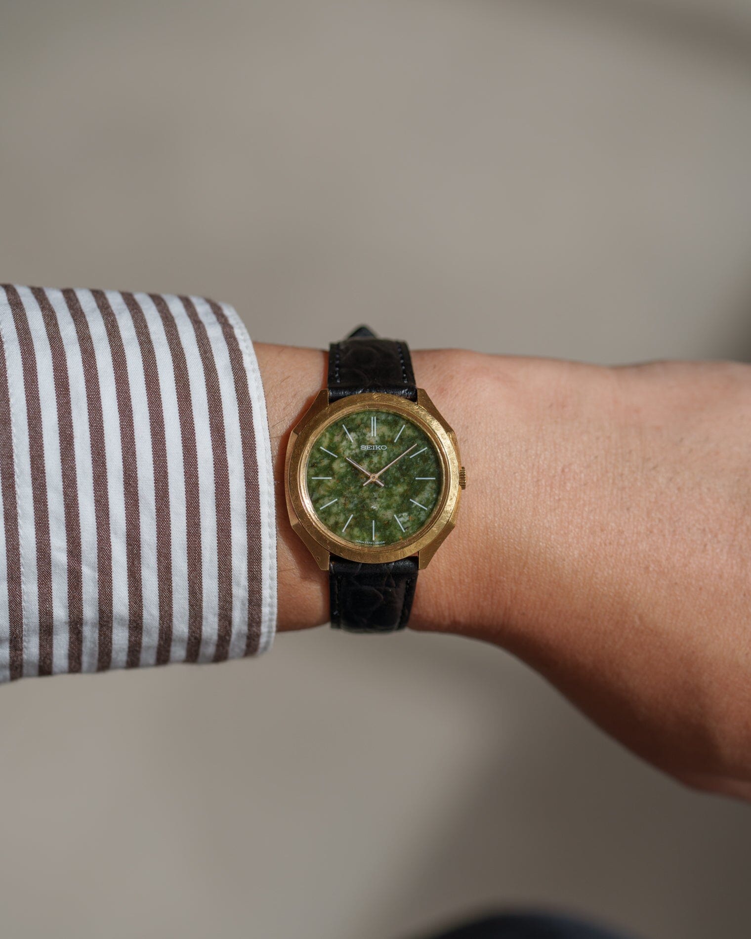 SEIKO シャリオ 2220-0340 YG 翡翠文字盤 純正尾錠付き Watch SEIKO
