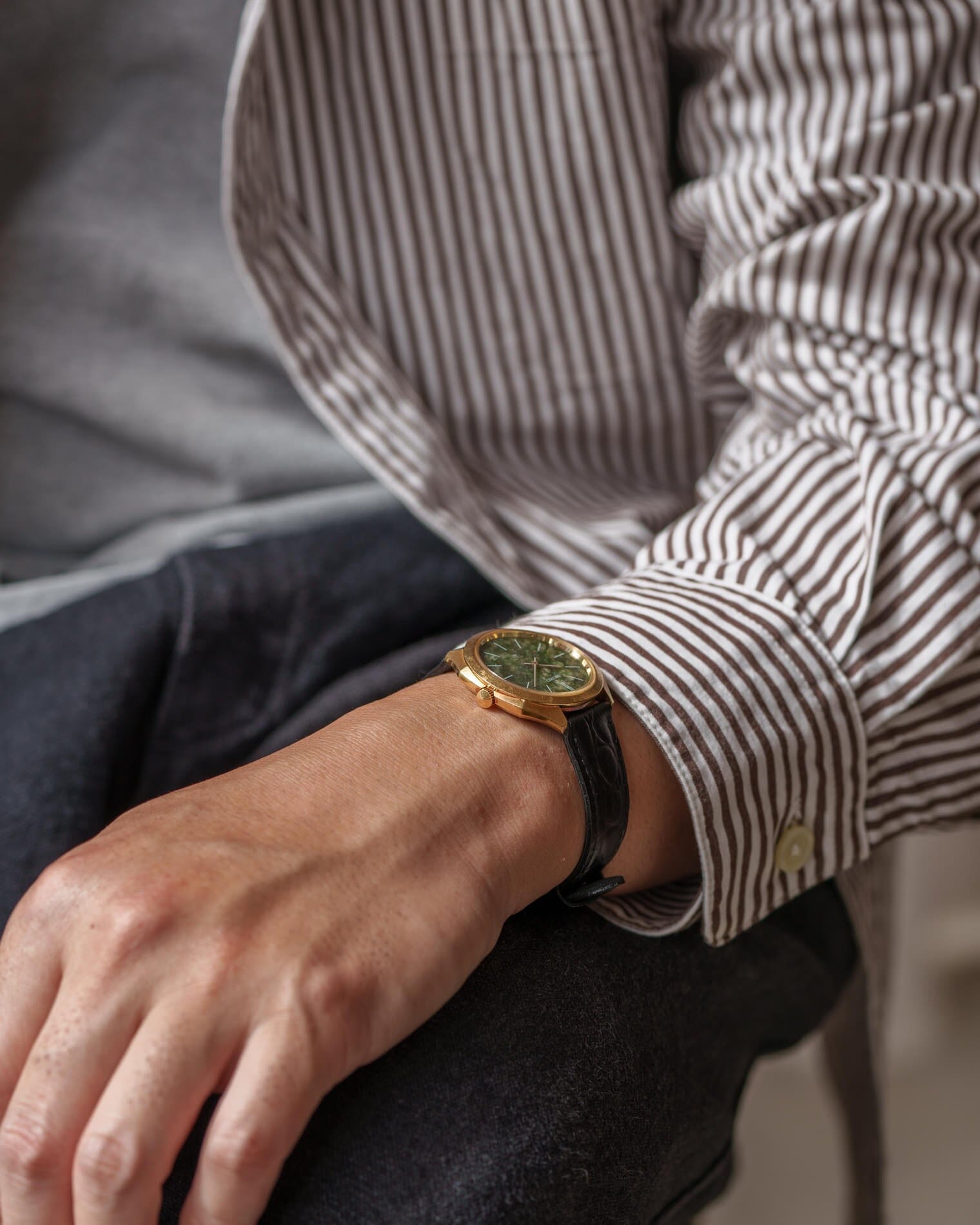 SEIKO シャリオ 2220-0340 YG 翡翠文字盤 純正尾錠付き Watch SEIKO