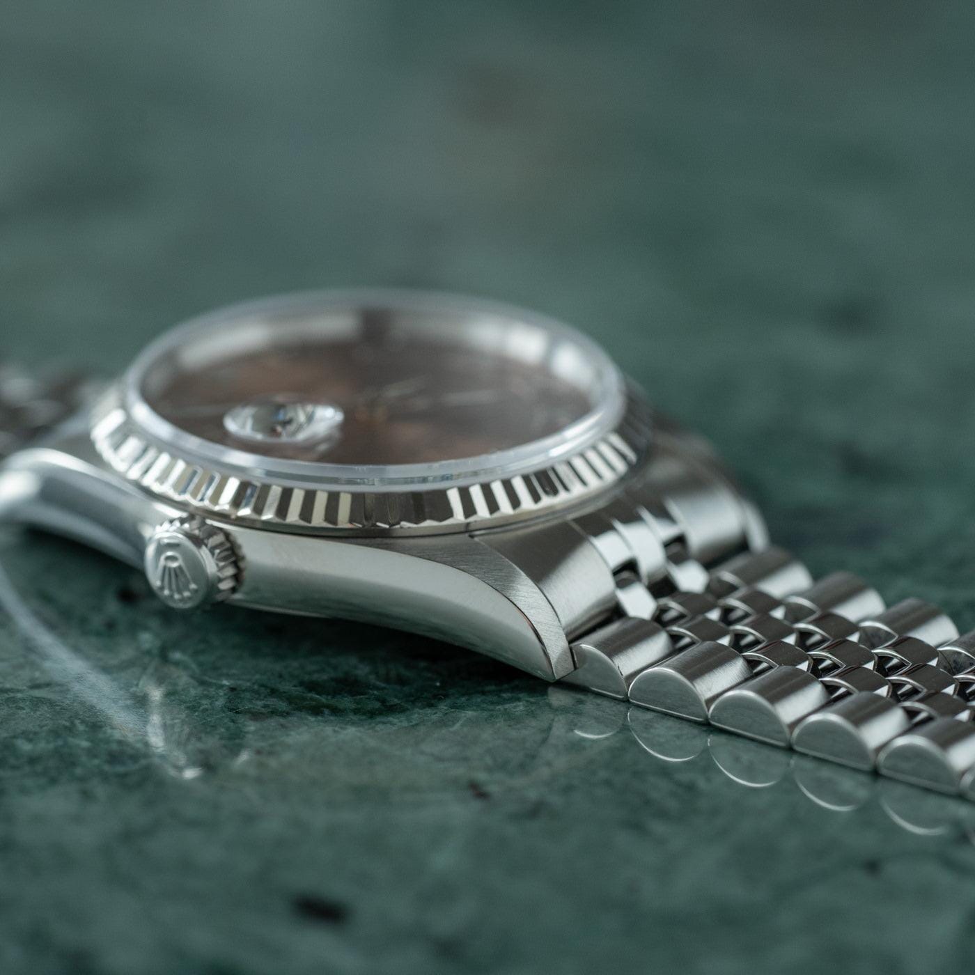 ROLEX Oyster Perpetual Datejust 16234 Salmon Dial - Arbitro