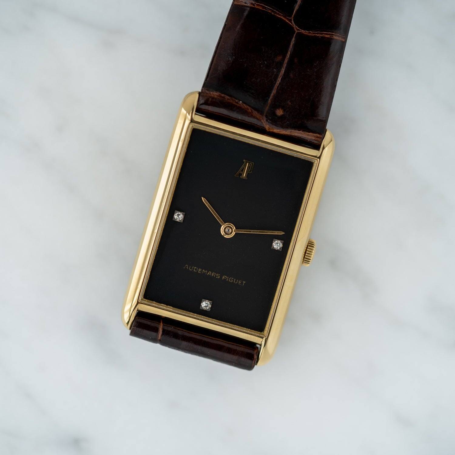 AUDEMARS PIGUET Rectangle YG Black Diamond Dial - Arbitro