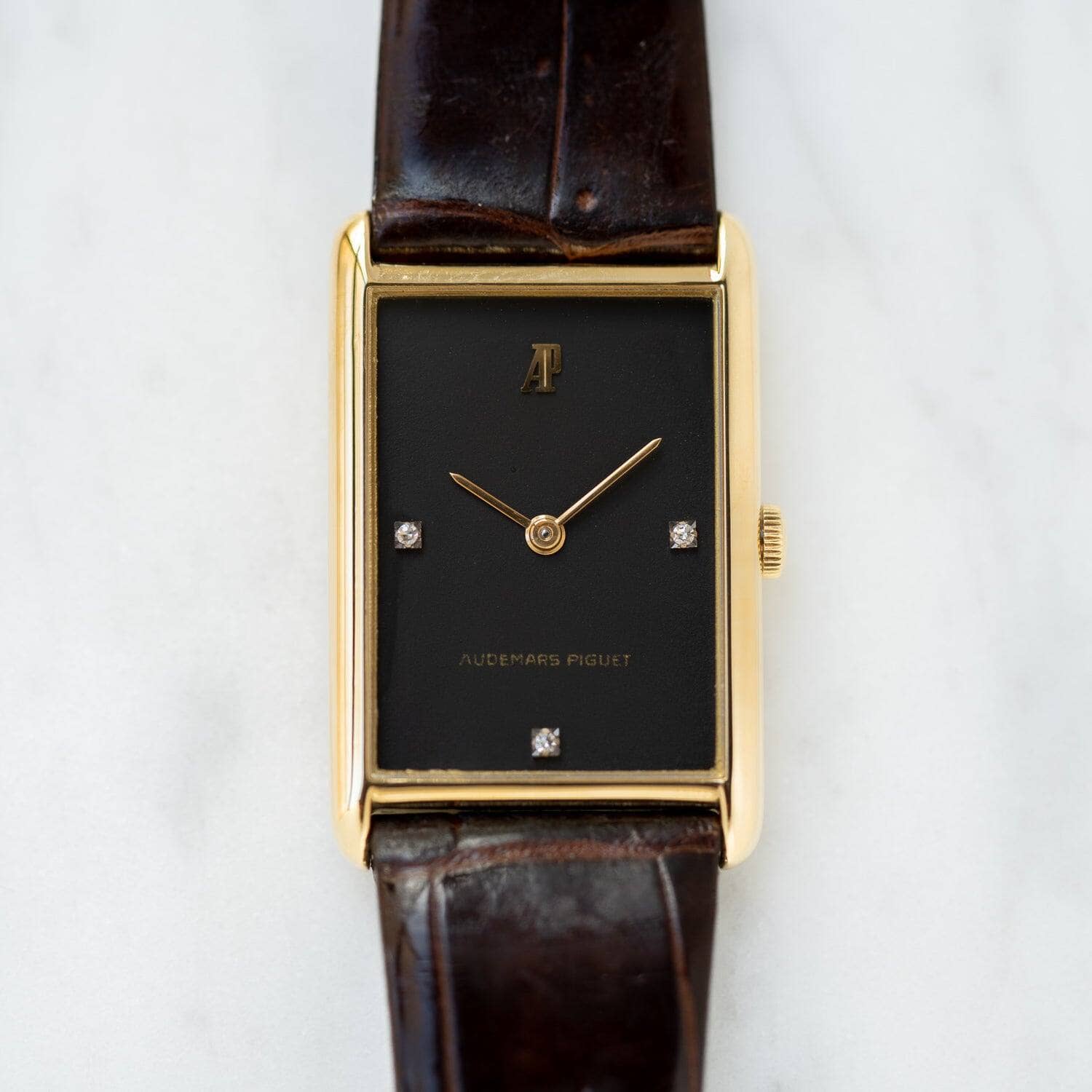 AUDEMARS PIGUET Rectangle YG Black Diamond Dial - Arbitro